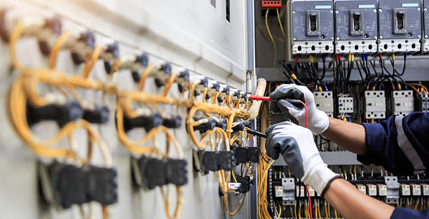 Professional Electrician technician working in Plainedge, NY
